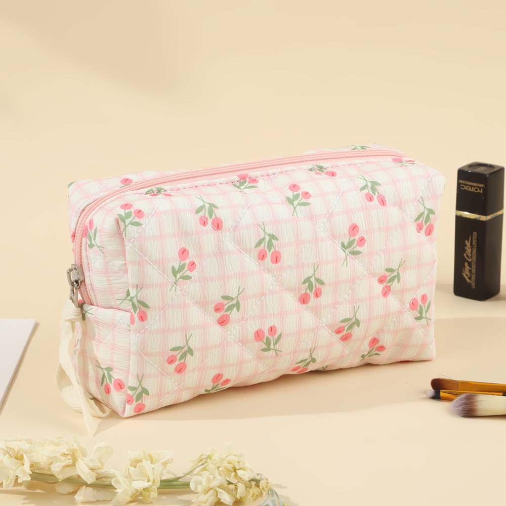 Floral Quilted Lipstick Storag - огляд і ціна Skincare D'Alba