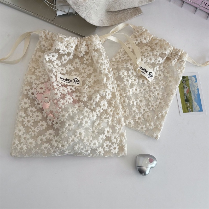 Drawstring Makeup Bag Lace Emb - огляд і ціна Skincare D'Alba