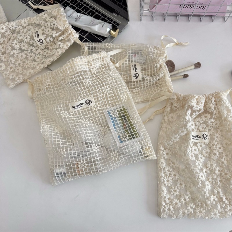 Drawstring Makeup Bag Lace Emb - огляд і ціна Skincare D'Alba